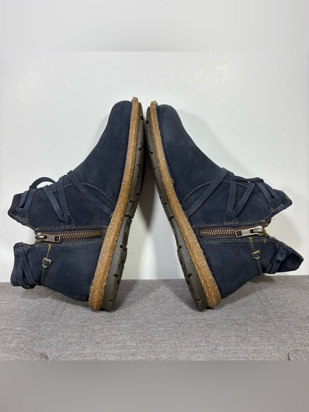 Born Tarkiln Suede Ankle Boots with Wrap Laces- woman’s 8 - Picture 9 of 13